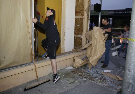 صدمات شدید ترین زلزله در کالیفرنیا آمریکا در 25 سال گذشته (+عکس)