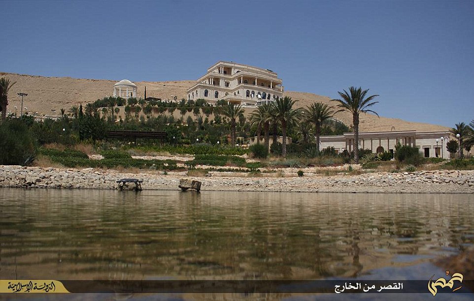 کاخ داعش در تدمر + تصاویر