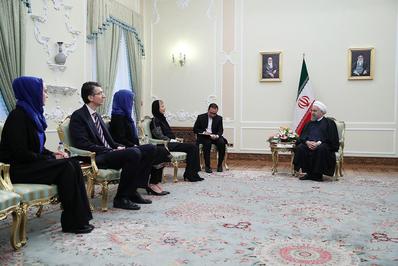 تقدیم استوارنامه سفیر سوئد به رئیس جمهوری