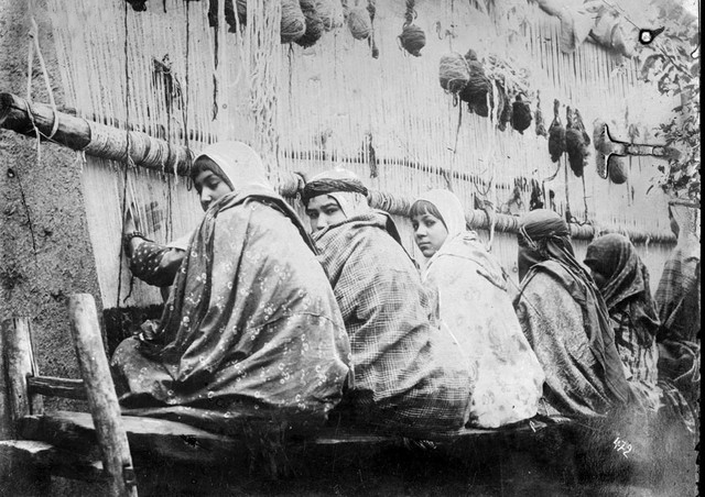 پوشش زنان ایرانی در دوران قاجار/عکس