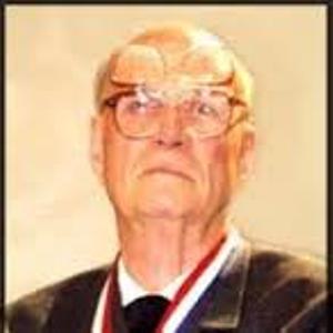 مبدع تنفس مصنوعی درگذشت/عکس