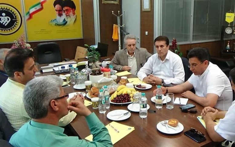 نشست هیات مدیره باشگاه سپاهان با حضور قلعه‌نویی + عکس