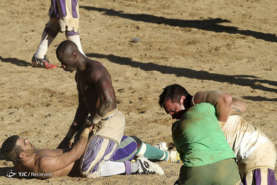 عکس: خشن‌ترین فوتبال جهان!