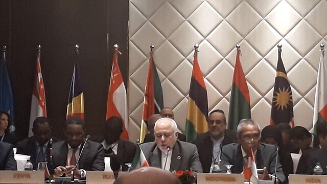 ظریف: دیپلماسی قایق های توپ دار مانع جدی در مسیر حاکمیت قانون است / امنیت منطقه را نمی‌توان از بیرون خرید