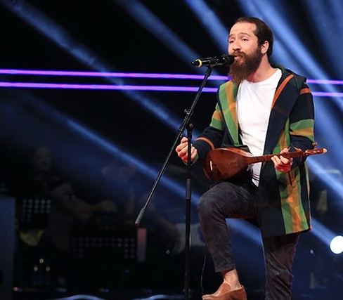 اجرای صادق آزمند در ترکیه