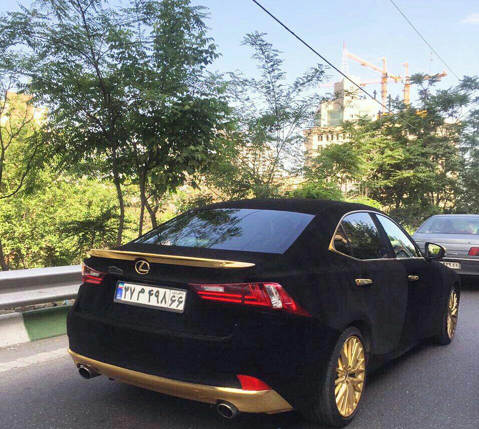 خودرو لوکس با روکش مخمل در تهران/ عکس