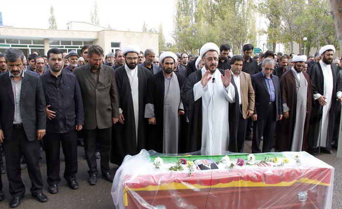 (تصاویر) خاکسپاری جانباختگان منا