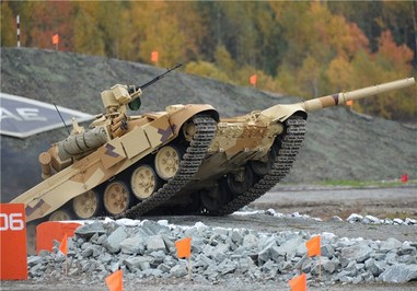 تانک جنگی T-90 این تانک مدل به مراتب پیشرفته‌تر T-72 است که یکی از 10 تانک برتر در دنیا به شمار می‌رود 