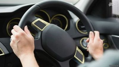 فرمان خودرو به این یکی هم شاید زیاد حواستان نبوده، بعضی از ما در ماشین زندگی می‌کنیم، سرفه و عطسه می‌کنیم، غذا می‌خوریم، با همه چیز در دنیای بیرون تماس پیدا می‌کنیم و حتی خیلی کارهای دیگر می‌کنیم و بعد دست به فرمان می‌شویم. فرمان پنج برابر توالت آلودگی دارد، بنابراین گهگاه آن را تمیز کنید. 