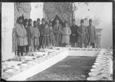 ضیافت درباریان در کاخ گلستان