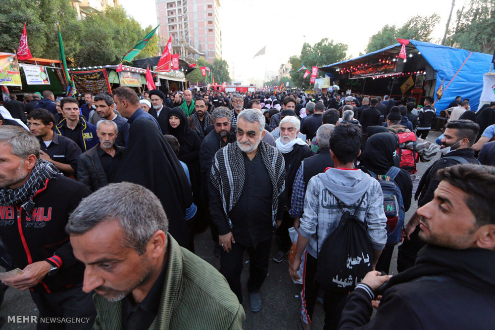 حضور رییس کمیسیون امنیت مجلس در راهپیمایی اربعین/عکس