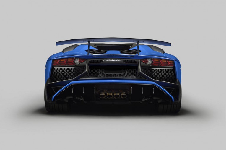 Lamborghini-Aventador-SV-Roadster-6