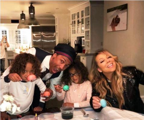 ماریا کری در کنار همسر سابقش و فرزندان شان