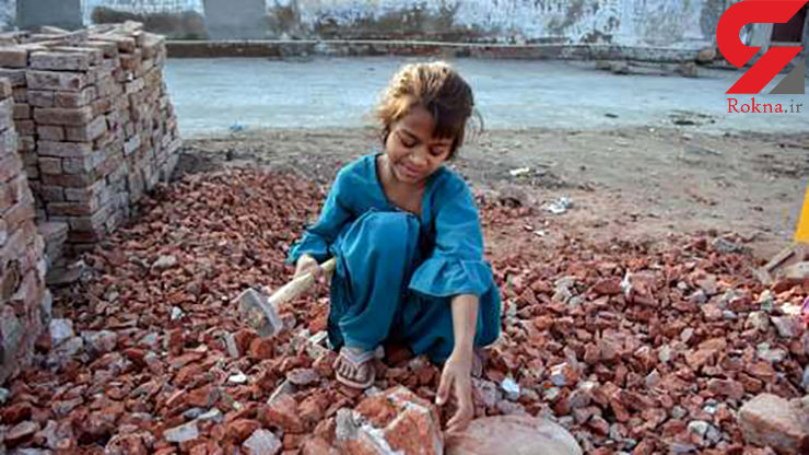 تصویری تلخ از د‌ختربچه ای که کارگر ساختمانی است + عکس