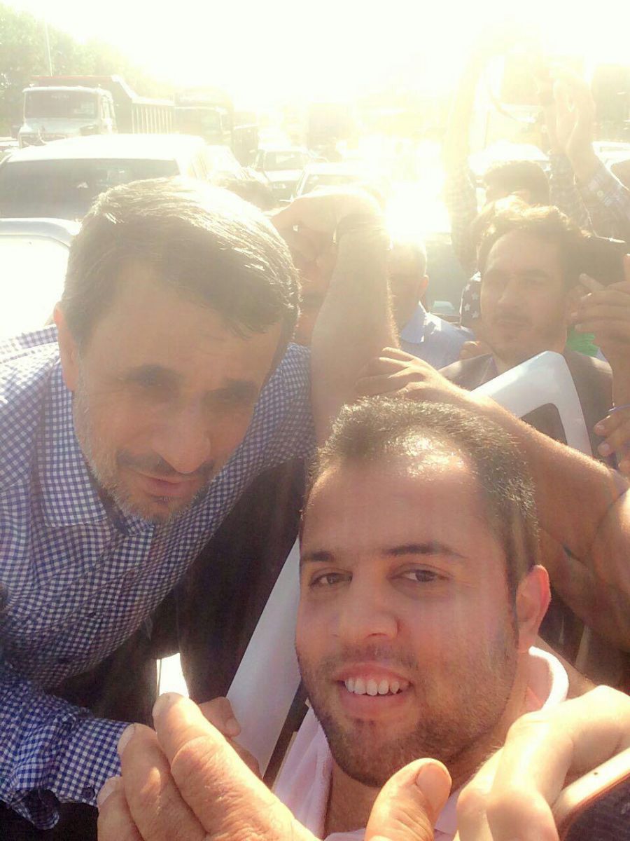 سلفی مردم گلستان با احمدی نژاد!/تصاویر