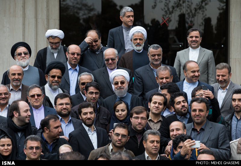 آخرین عکس یادگاری با هئیت دولت در سال 94