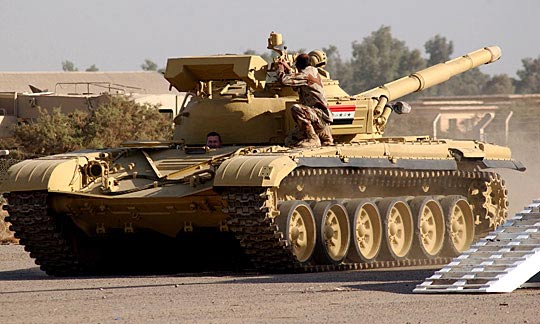 با تانک تی 72 بیشتر آشنا شوید+عکس/ انهدام صد در صدی اهداف ثابت و متحرک