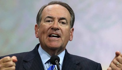 مایک هوکابی حاکم سابق ایالت آرکانساس ماه مه گذشته در تجمعی پر شور در همین ایالت، اعلام کرد که می خواهد نامزد رقابت های ریاست جمهوری سال 2016 آمریکا شود. این دومین بار است که این عضو حزب جمهوری خواه آمریکا قصد دارد نامزدی حزبش را برای انتخابات ریاست جمهوری به دست آورد. او در سال 2008 شکست خورده بود. 