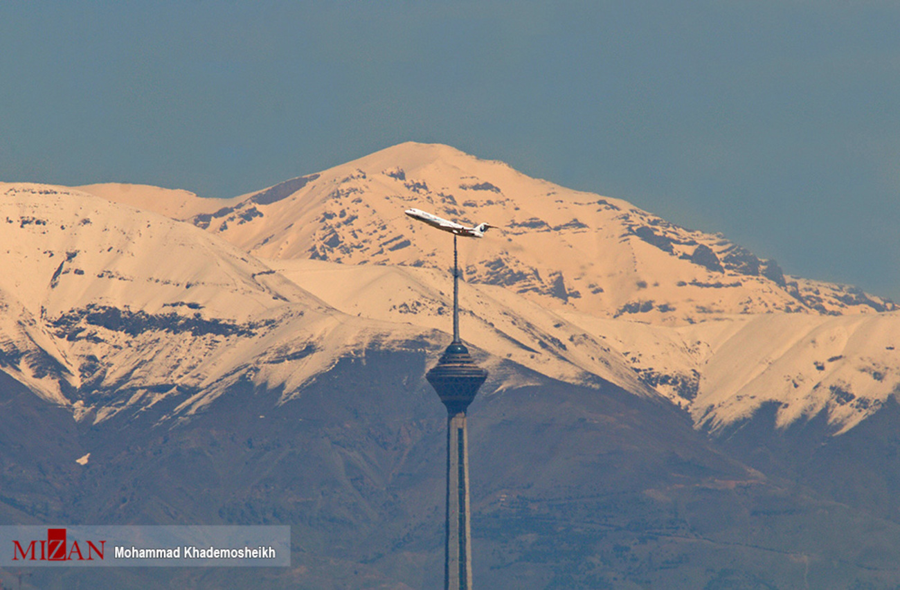 تصویری متفاوت از تهران و برج معروفش!