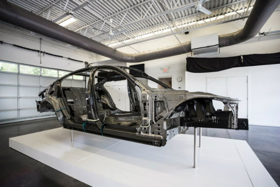 معجزه تکنولوژی؛ مصرف 3.6 لیتر در ۱۰۰ کیلومتر برای بزرگترین و لوکس ترین محصول ب ام و