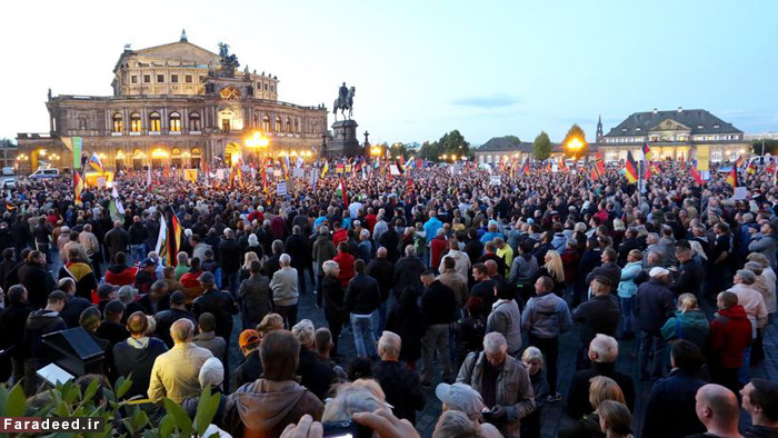 (تصاویر) راهپیمایی علیه مرکل و مهاجران
