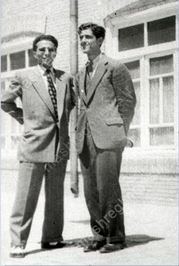  جلال آل احمد در معیت یکی از دوستان در دوران جوانی 