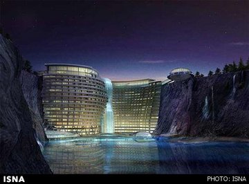 گویا زندگی تجملی در ساختمان‌هایی که اطراف معادن روباز و دریاچه‌ها ساخته می‌شوند، جدیدترین گرایش چینی‌های پولدار برای گذراندن تعطیلات است. هتل سونگ جیانگ همانند تفریحگاه کوهستانی داوانگ کنار معدن متروک است اما مستقیما روی دیواره‌های معدن روباز ساخته خواهد شد و یک آبشار از نمای آن سرازیر می‌شود. 