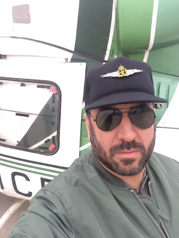 ستاره سابق پرسپولیس و استقلال خلبان امنیتی شد! + عکس