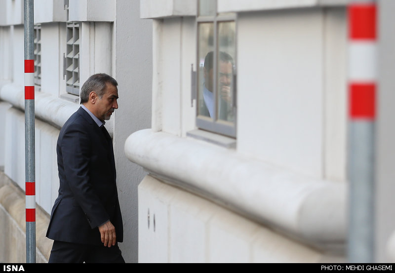 ورود برادر رئیس‌جمهور به محل مذاکرات/ عکس