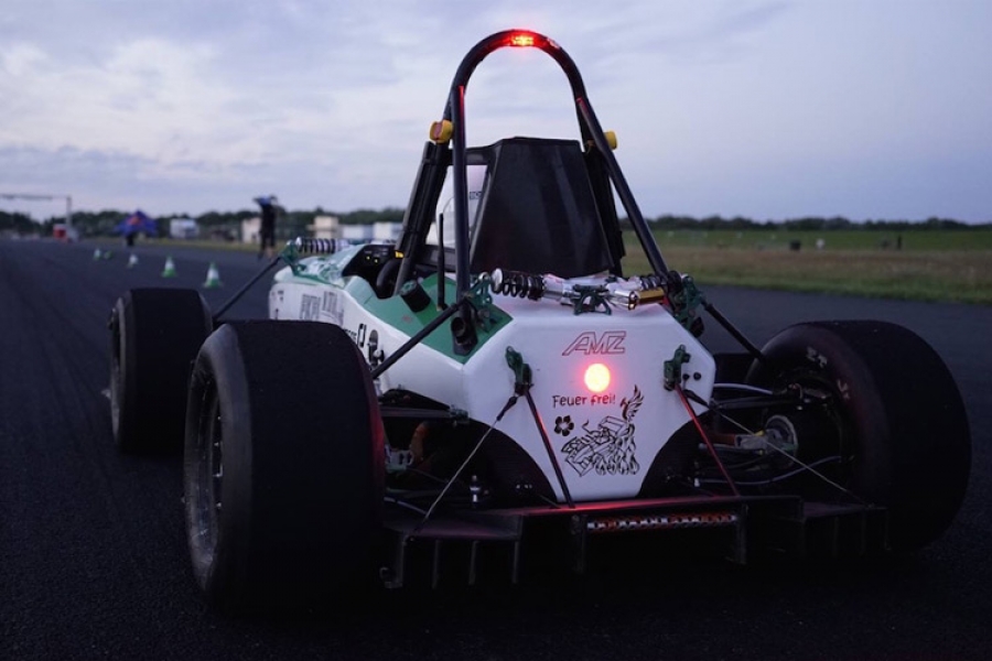 رسیدن به سرعت ۱۰۰ کیلومتر در کمتر از دو ثانیه +عکس