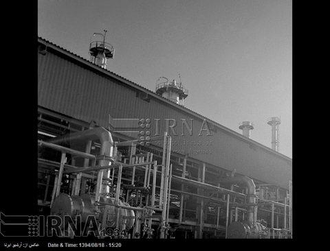 پالایشگاه نفت شیراز با ظرفیت پالایش دو میلیون تن نفت خام در سال و با حضور مقامات کشور افتتاح شد