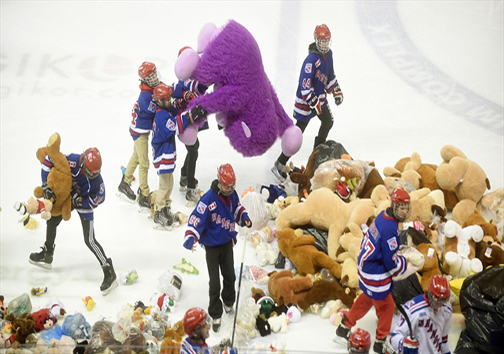 باران خرس‌های اسباب‌بازی! + تصاویر