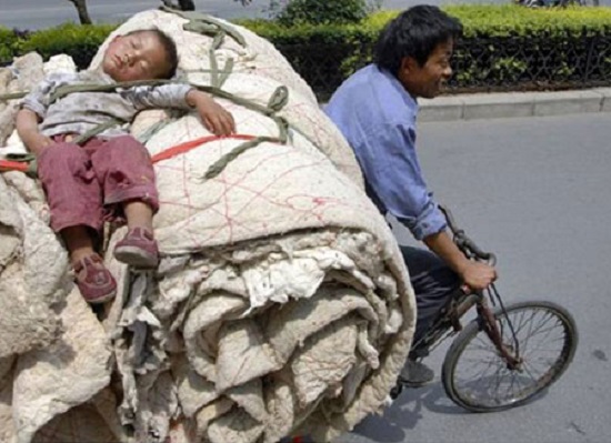 خوابیدن در شرایط سخت + تصاویر