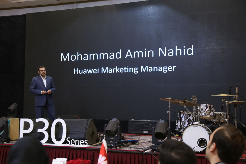 رونمایی گوشی‌های جدید سری Huawei P با حضور اهالی رسانه + عکس