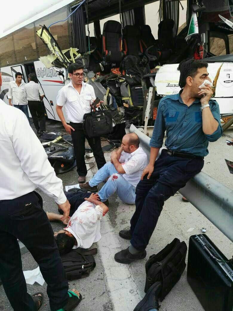 عکس | تصادف اتوبوس کارکنان پارس جنوبی