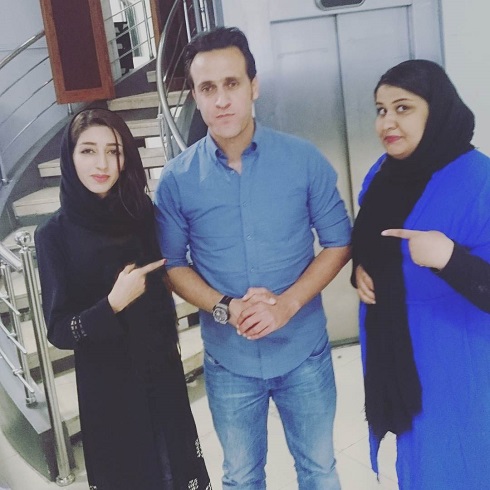 عکس دختر پرسپولیسی در کنار علی کریمی
