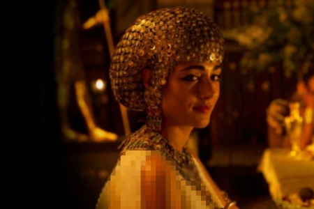 تصویری از گل‌شیفته در نقش همسر فرعون