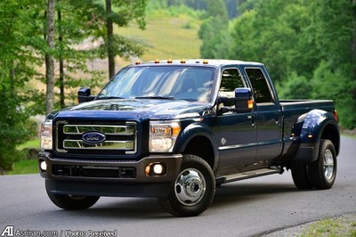 یک غول بزرگ برای بارکشی، شتاب صفر تا 100 کیلومتر بر ساعت آن تنها 7.8 ثانیه است و 400 متر را در 16 ثانیه طی می‌کند که با چنین شتابی، از بسیاری از خودروهای سدان و سبک وزن سواری نیز سریع‌تر است و این می‌تواند بسیار ترسناک باشد.