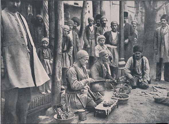 عکسی جالب از جگرکی های عصر قاجار