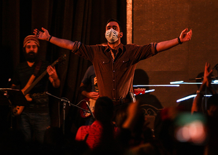 اعتراض «مهدی یراحی» در کنسرت اهواز + عکس