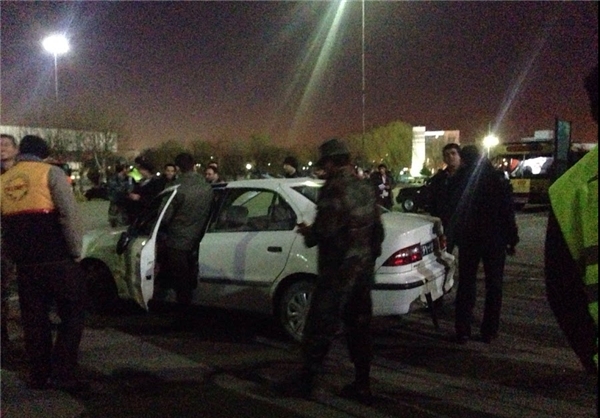 اتفاقی جالب در مقابل درب ورزشگاه آزادی+عکس