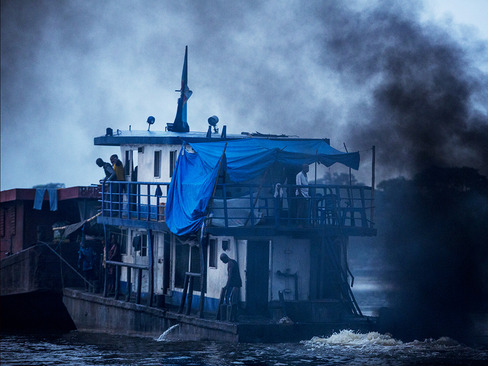 توفان در رود کنگو 