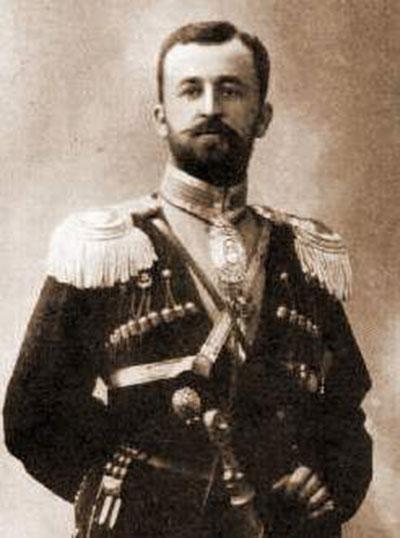 لیاخوف کجا بود؟ / داستان زندگی افسر روسی که روی پلاکاردهای تظاهرات دوشنبه آمد! + عکس