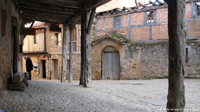 اتوبوس زنان برای مردان روستایی مجرد در اسپانیا