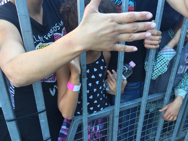 (تصاویر) پناهجویان سوری در قفس